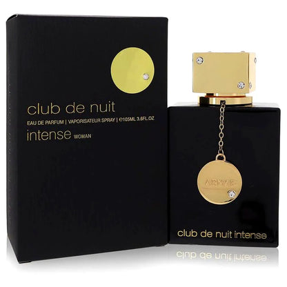 Frasco de perfume Armaf Club de Nuit Intense Eau de Parfum pour femme con diseño elegante, detalles dorados y notas de fragancia floral.
